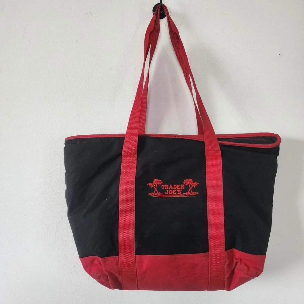 Trader Joes LG Reusable Insulated Collapsible Cooler Bag Red Black w/palm tree